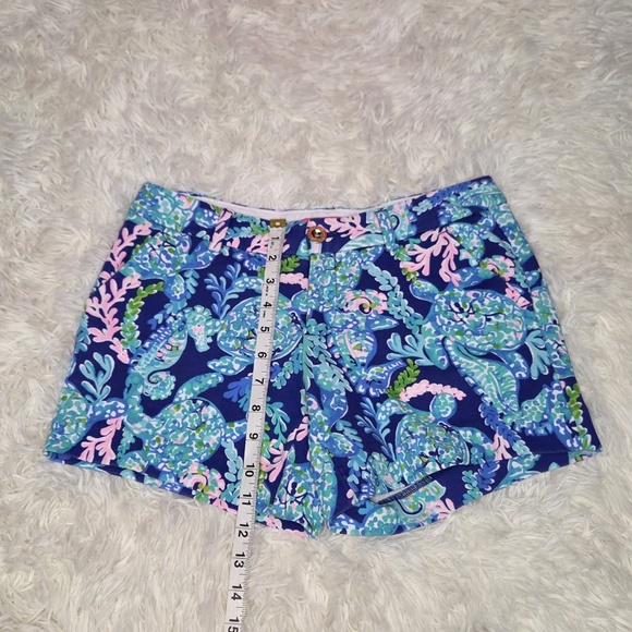 Lilly Pulitzer Buttercup Short "Turtle Villa" - Picture 3 of 10